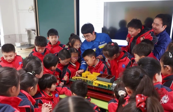1778292068838688.jpg 万名工程师3.jpg